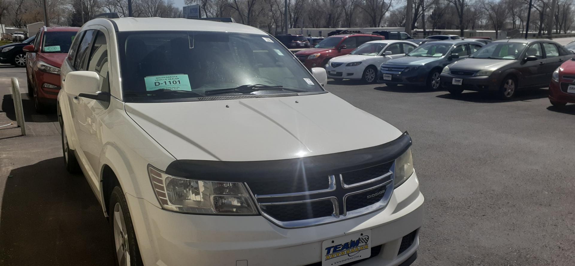 2011 Dodge Journey Mainstreet (3D4PG1FG2BT) with an 3.6L V6 DOHC 24V engine, 6-Speed Automatic transmission, located at 2015 Cambell Street, Rapid City, SD, 57701, (605) 342-8326, 44.066433, -103.191772 - CARFAX AVAILABLE - Photo#4